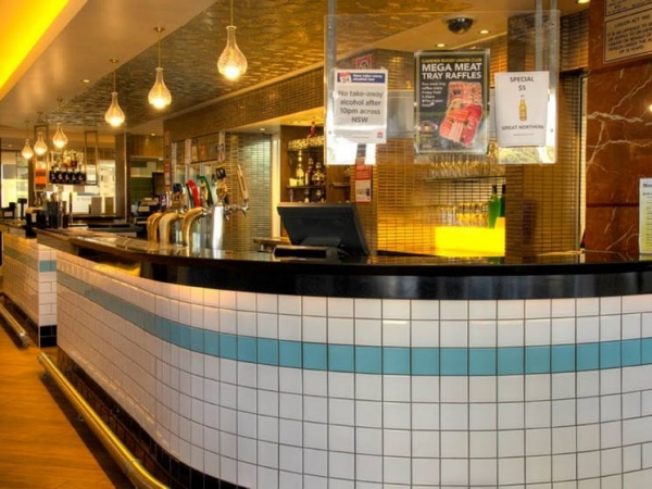 Crown Hotel-Motel The