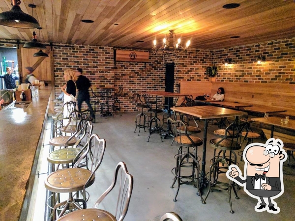 Lockwood Bar